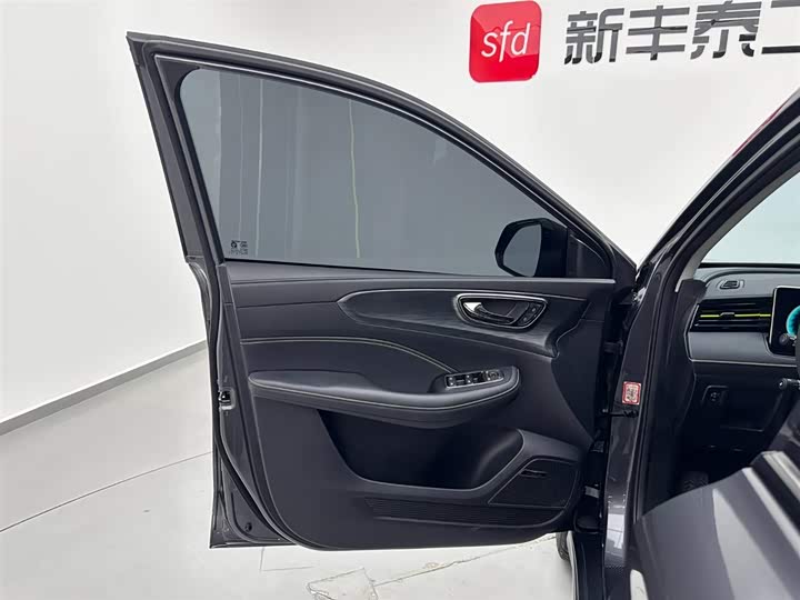 Фото 8 - Roewe RX5