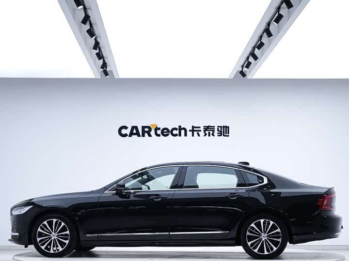 Фото 2 - Volvo S90