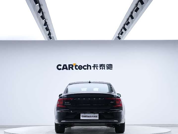 Фото 4 - Volvo S90