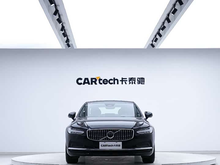 Фото 8 - Volvo S90