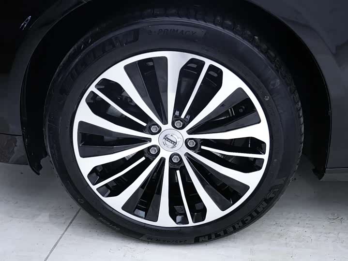 Фото 9 - Volvo S90