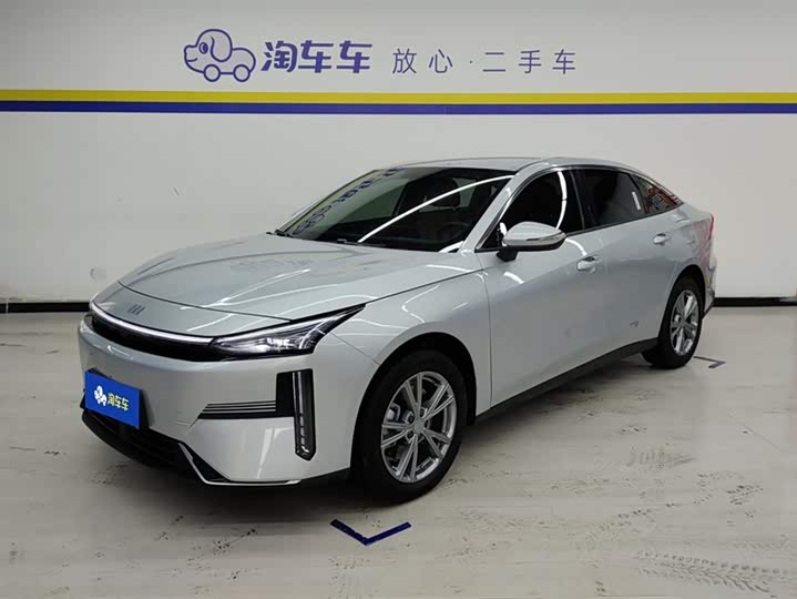 Фото 1 - Geely Galaxy L6