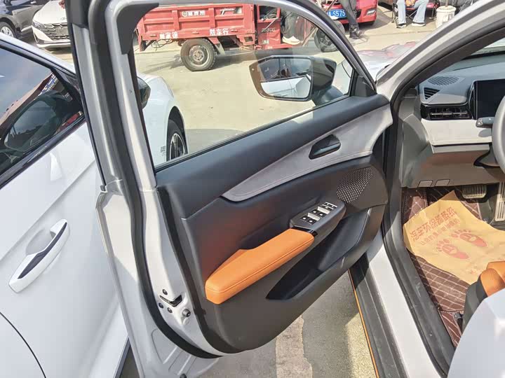 Фото 7 - Changan UNI-V