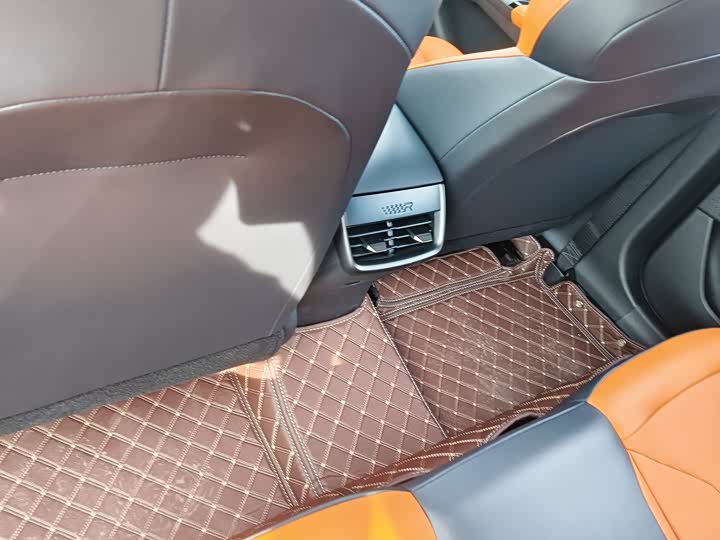 Фото 9 - Changan UNI-V