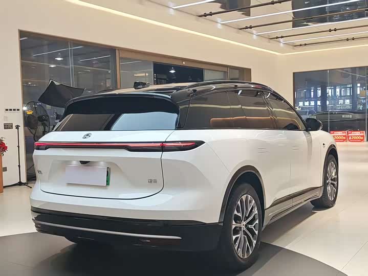 Фото 7 - Nio ES6