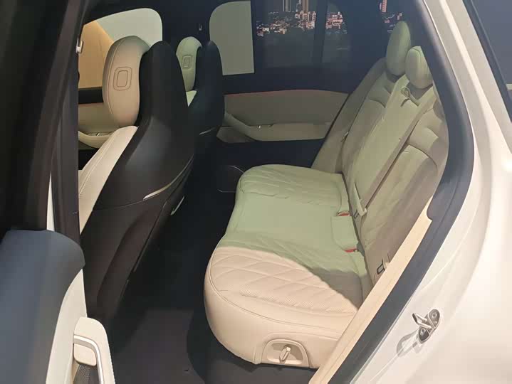 Фото 9 - Nio ES6