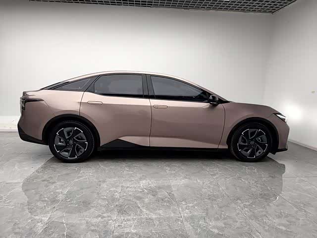 Photo 7 - Toyota bZ3