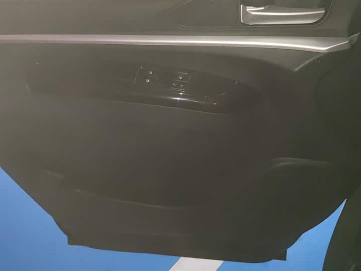 Photo 7 - Dongfeng Forthing Lingzhi M5