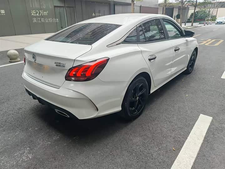 Фото 7 - MG Motor 5