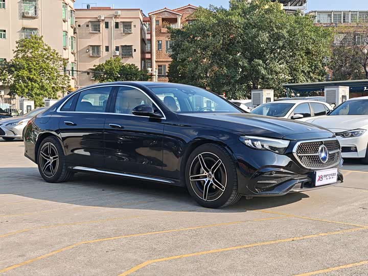 Photo 3 - Mercedes-Benz E-Class