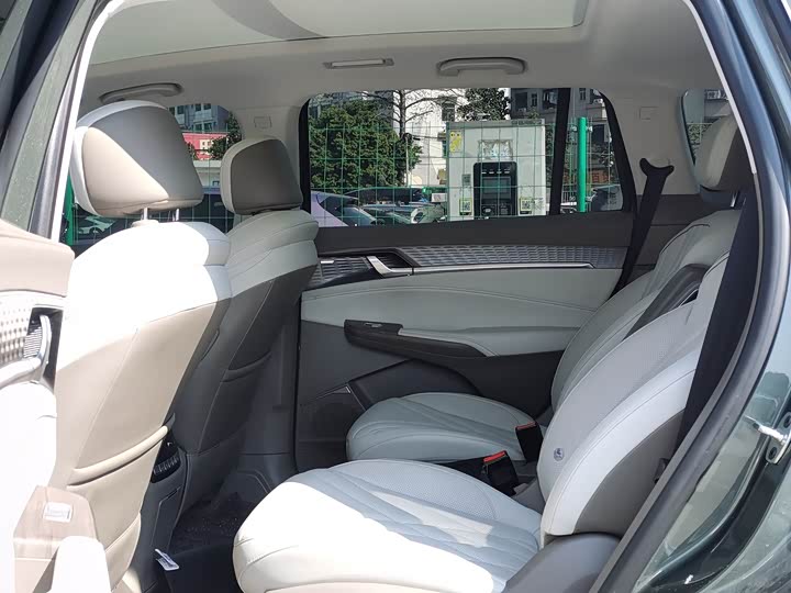 Фото 7 - Roewe RX9