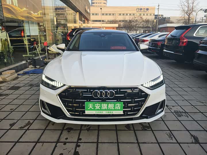 Фото 2 - Audi A7L