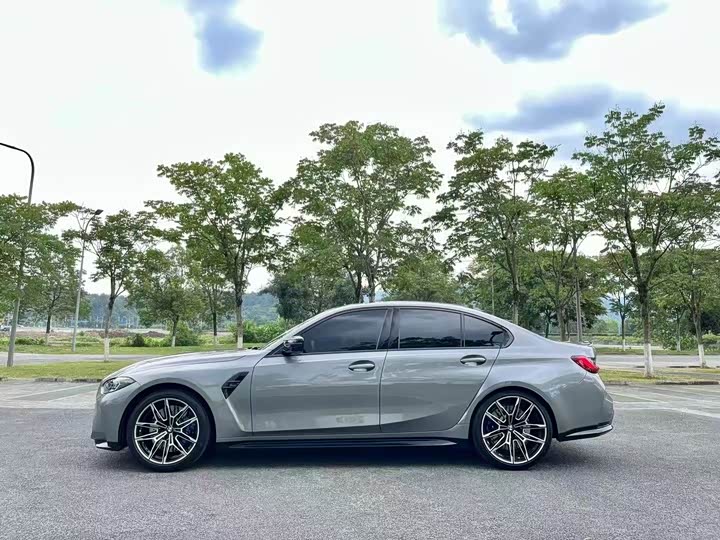 BMW M3 2023 2023款 M3四门轿车 雷霆版