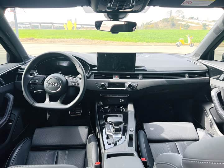 Фото 5 - Audi A4L