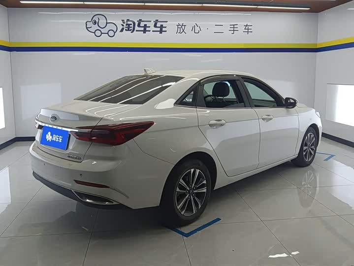 Фото 3 - Ford Escort