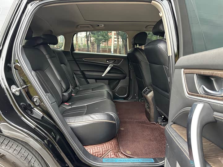 Фото 9 - Honda Avancier