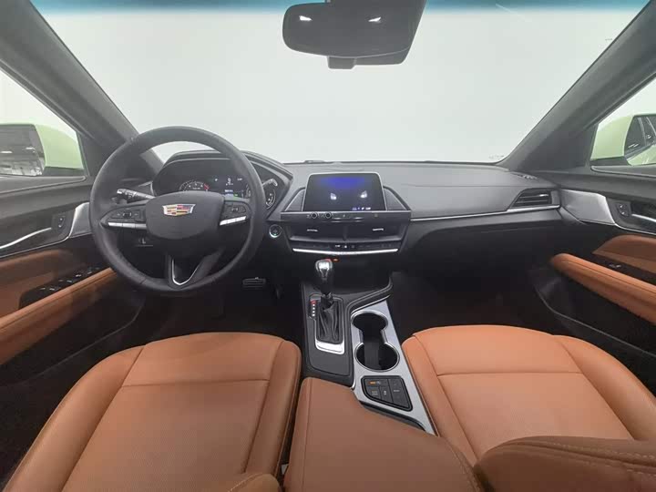 Фото 5 - Cadillac CT4