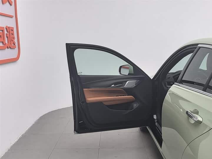 Фото 8 - Cadillac CT4