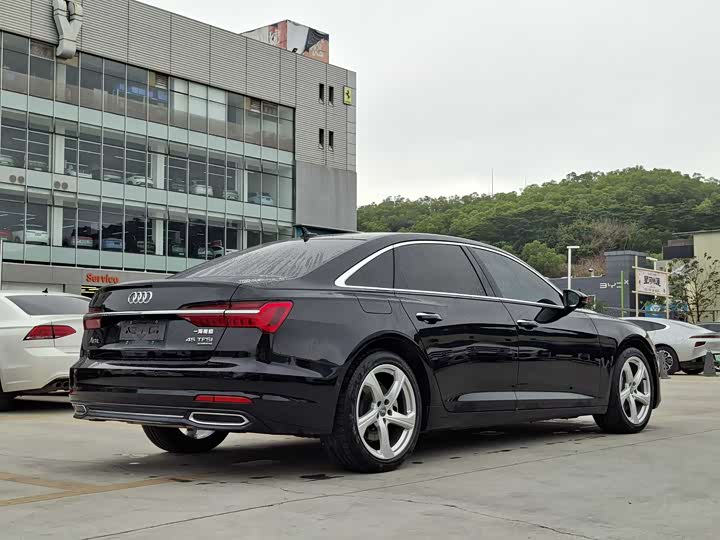 Фото 7 - Audi A6L