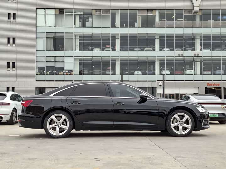 Фото 9 - Audi A6L