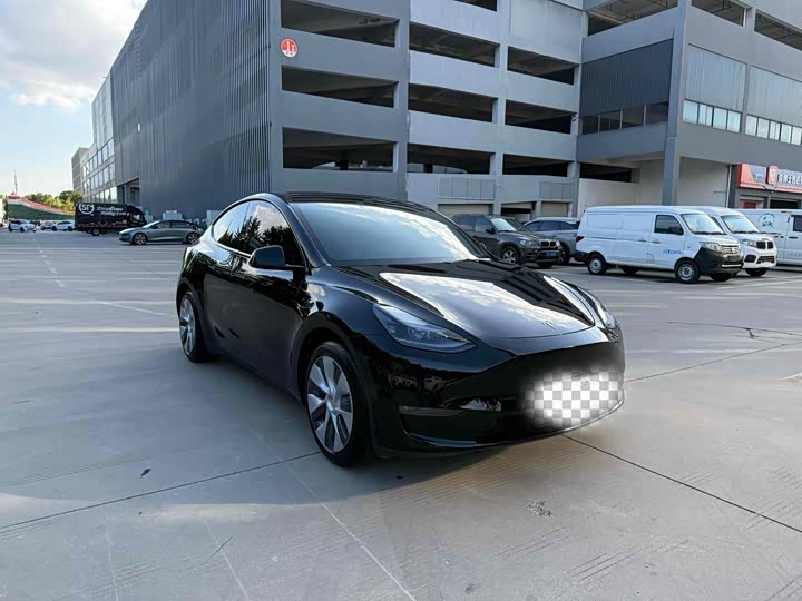 Фото 3 - Tesla Model Y