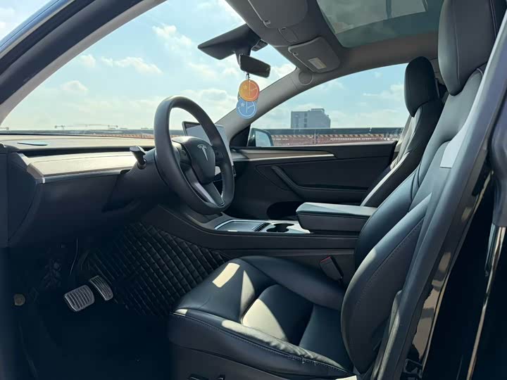 Фото 4 - Tesla Model Y