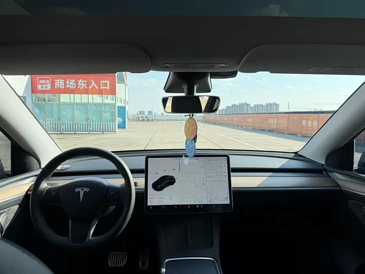 Фото 6 - Tesla Model Y