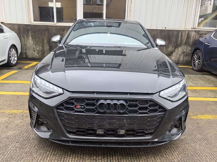 Фото 2 - Audi S4