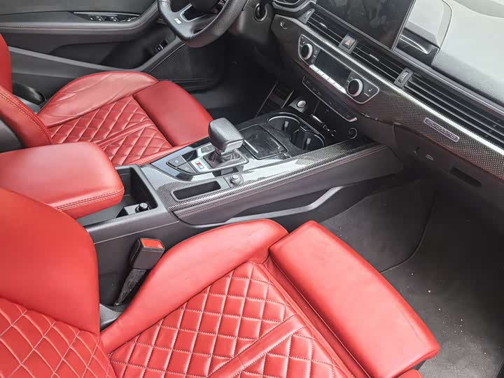 Фото 5 - Audi S4