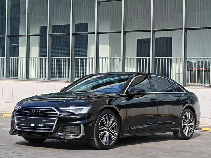 Фото 1 - Audi A6L