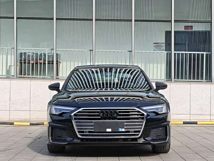 Фото 2 - Audi A6L