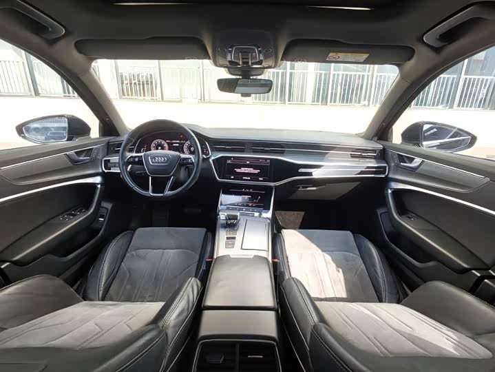 Фото 4 - Audi A6L