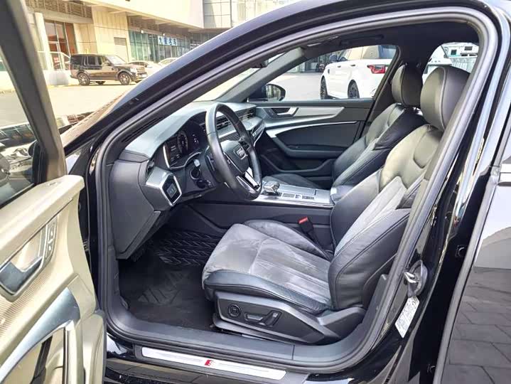 Фото 5 - Audi A6L