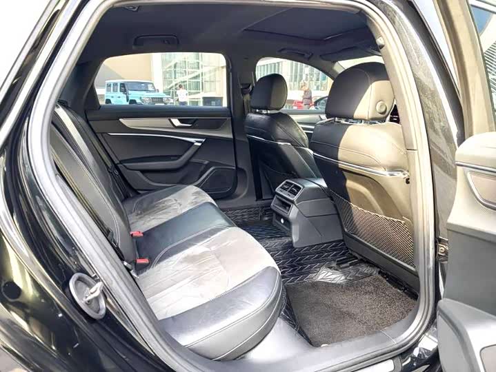 Фото 8 - Audi A6L