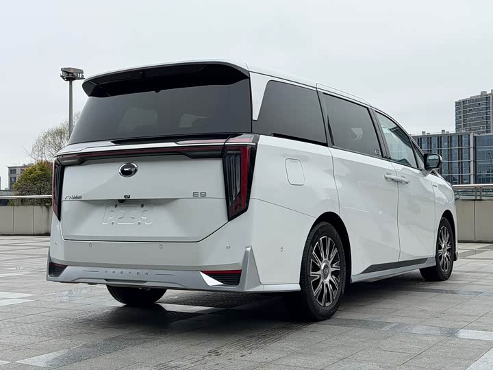 Photo 5 - GAC Trumpchi E9