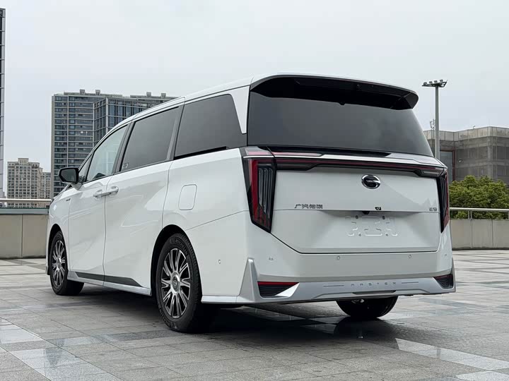 Photo 7 - GAC Trumpchi E9