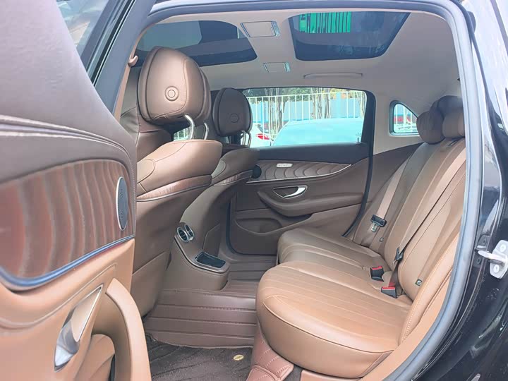 Фото 8 - Mercedes-Benz E-Class Hybrid