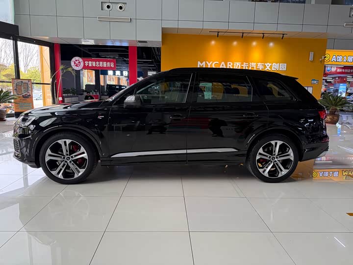 Фото 4 - Audi Q7