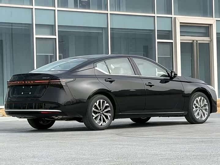 Фото 4 - Nissan Teana