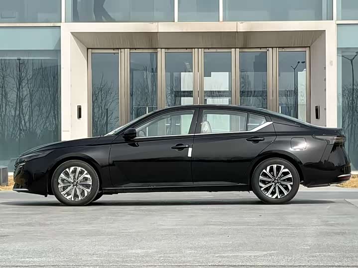 Фото 7 - Nissan Teana