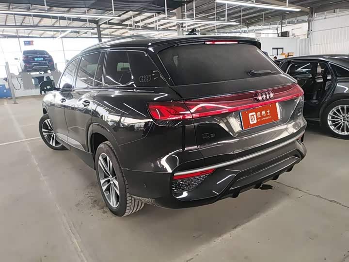 Фото 3 - Audi Q6