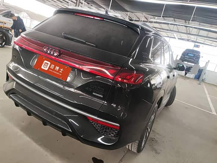 Фото 4 - Audi Q6