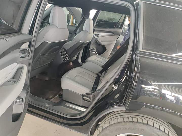 Фото 7 - Audi Q6