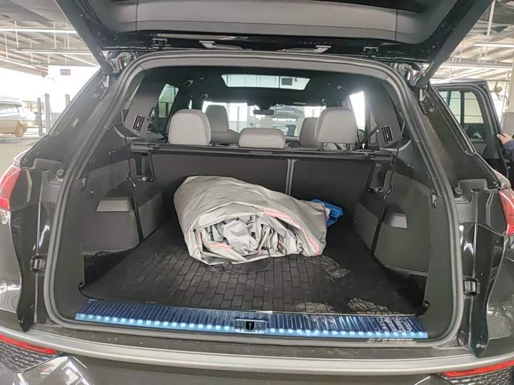 Фото 8 - Audi Q6