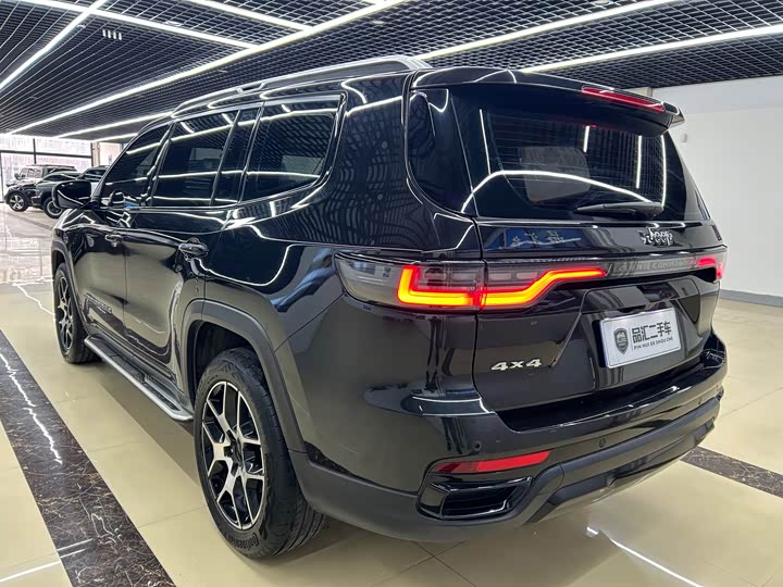 Фото 6 - Jeep Grand Commander