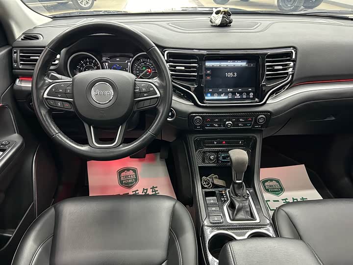 Фото 7 - Jeep Grand Commander