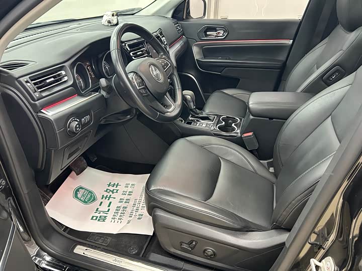 Фото 8 - Jeep Grand Commander