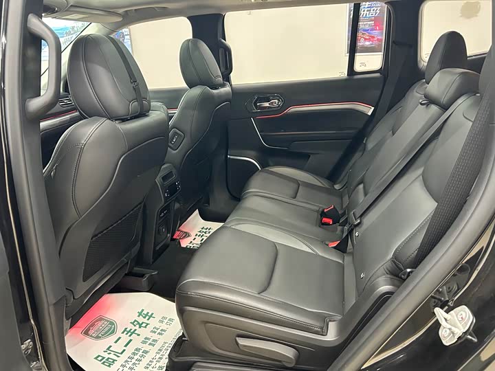 Фото 9 - Jeep Grand Commander