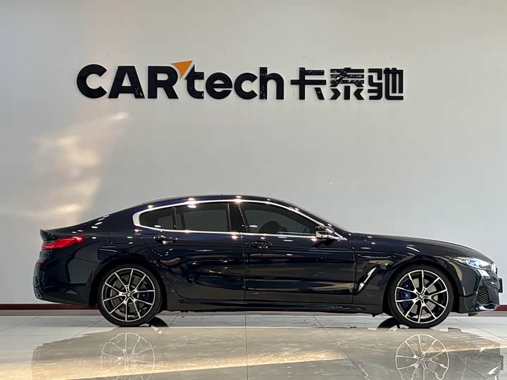 Фото 4 - BMW 8 Series