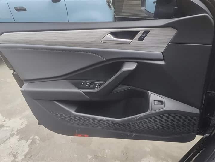 Фото 7 - Volkswagen Sagitar L